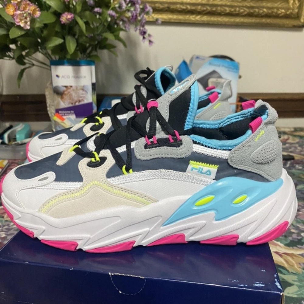 fila ray tracer evo 2 Kids Sz 7 New smaller Sz available